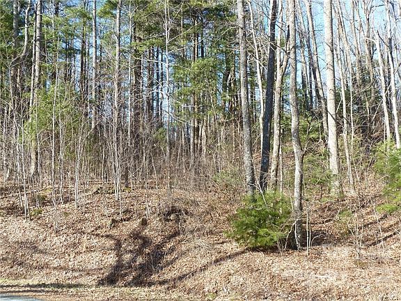 3rd image of 5 & 30 N Pointe Dr