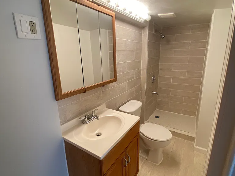61 Pointview Rd #1 — Photo 55
