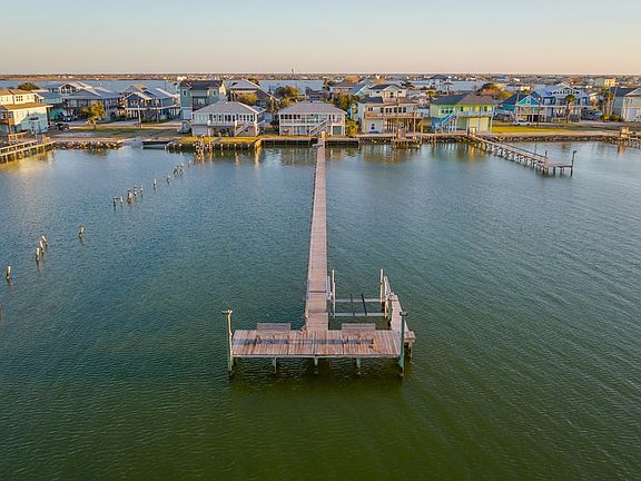 2nd image of 202 Ridge Harbor Dr