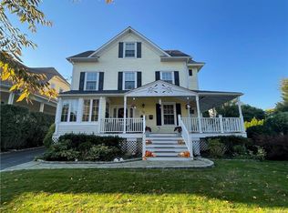 28 Nautilus Pl, New Rochelle, NY 10805