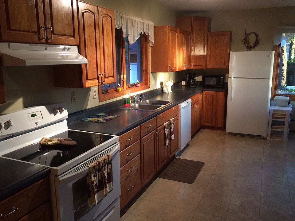 1st image of 2863 Hadley Ave N
