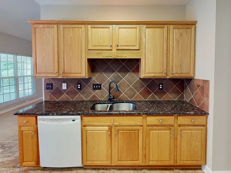 8321 Suttonview Dr — Photo 11