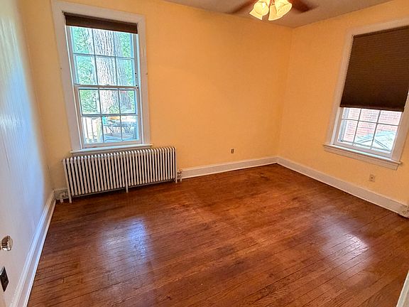 3rd image of 8402 Flower Ave APT 2