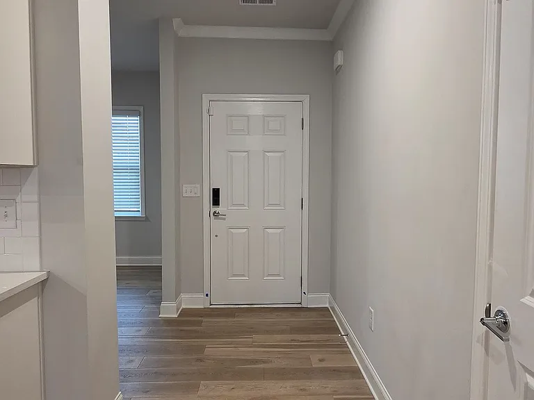 521 Elkwood Ln — Photo 11