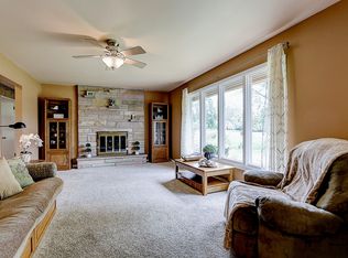 4226 W Mequon Rd, Mequon, WI 53092