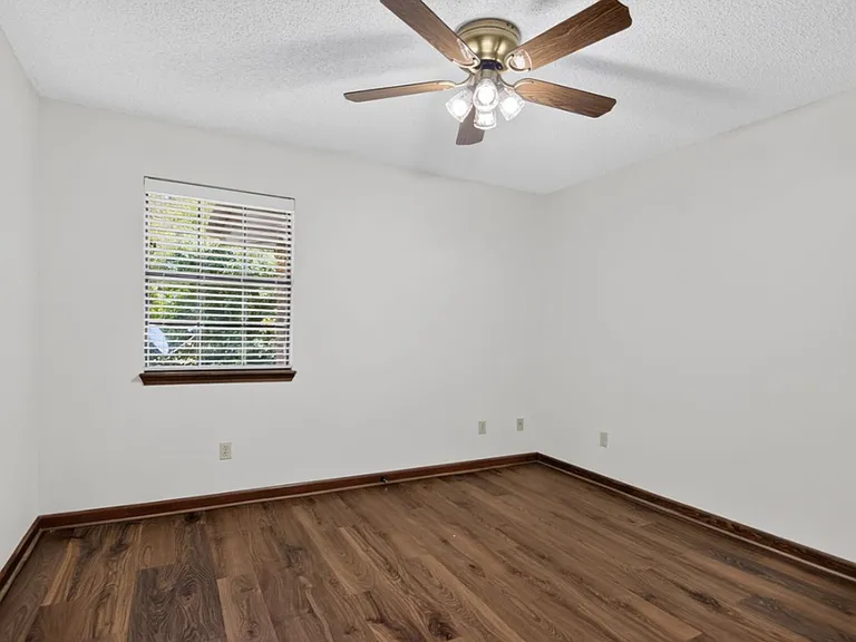 207 Turner Ave — Photo 31