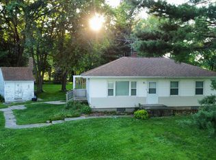 8694 S Creek Rd, Elizabeth, IL 61028