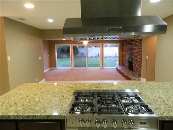 4th image of 4620 N Thorne Ave