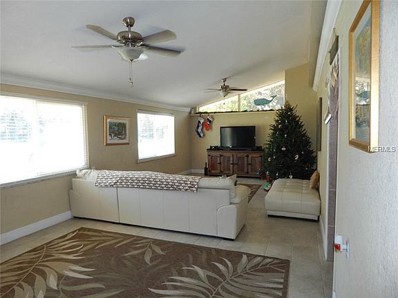 4th image of 4220 Iola Dr