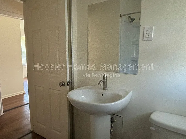 1739 Kildare Ave — Photo 11