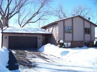 2460 Southview Ct, Hastings, MN 55033