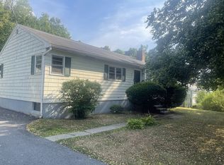 5 Brookfield Rd, Andover, MA 01810