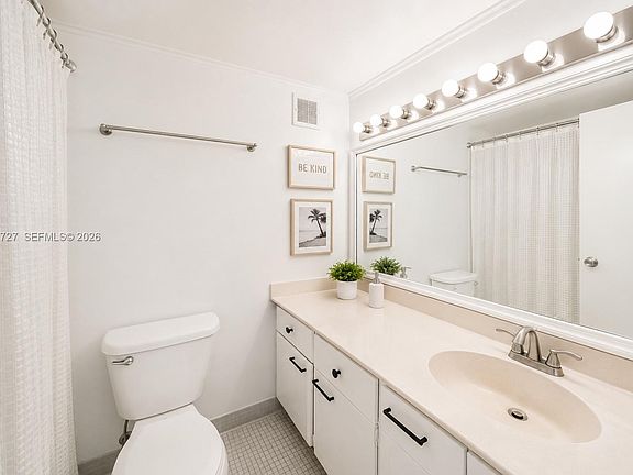 5th image of 1200 West Ave #Penthouse 11