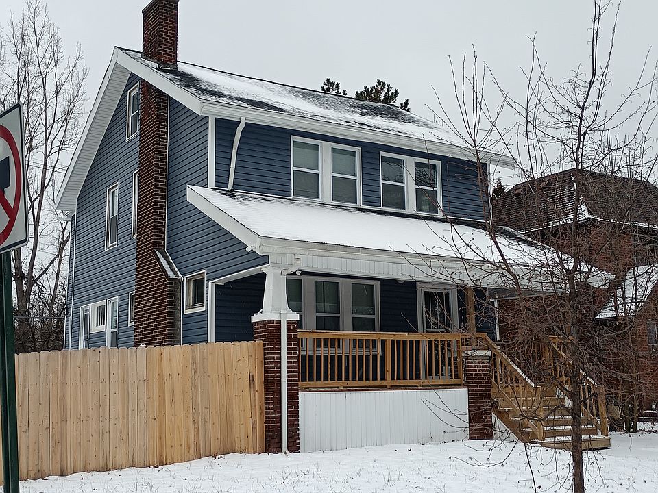 1st image of 403 Greendale St W