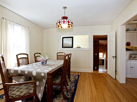 3rd image of 67 Chestnut Ave