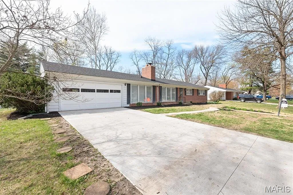 3 bed, 3.0 bath, 1608 sqft, $3,850 — Photo 2
