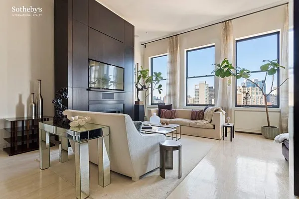 Rented by Sotheby's International Realty | media 21