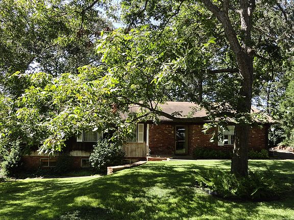 3rd image of 11120 Oak St