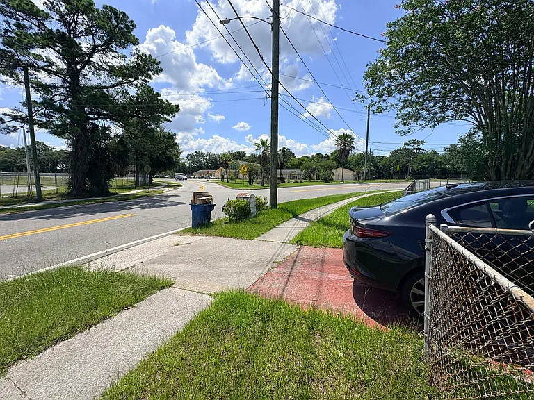 3781 Ribault Scenic Dr — Photo 13