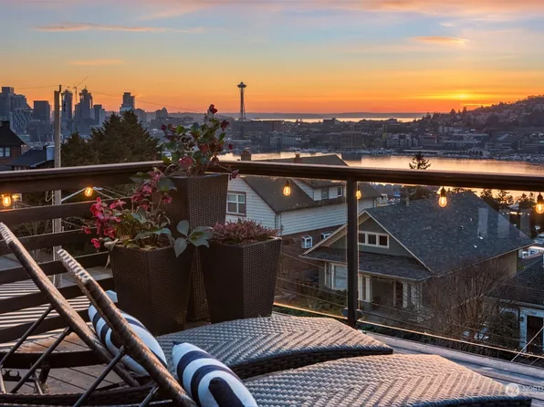 2220 Broadway E, Seattle, WA 98102