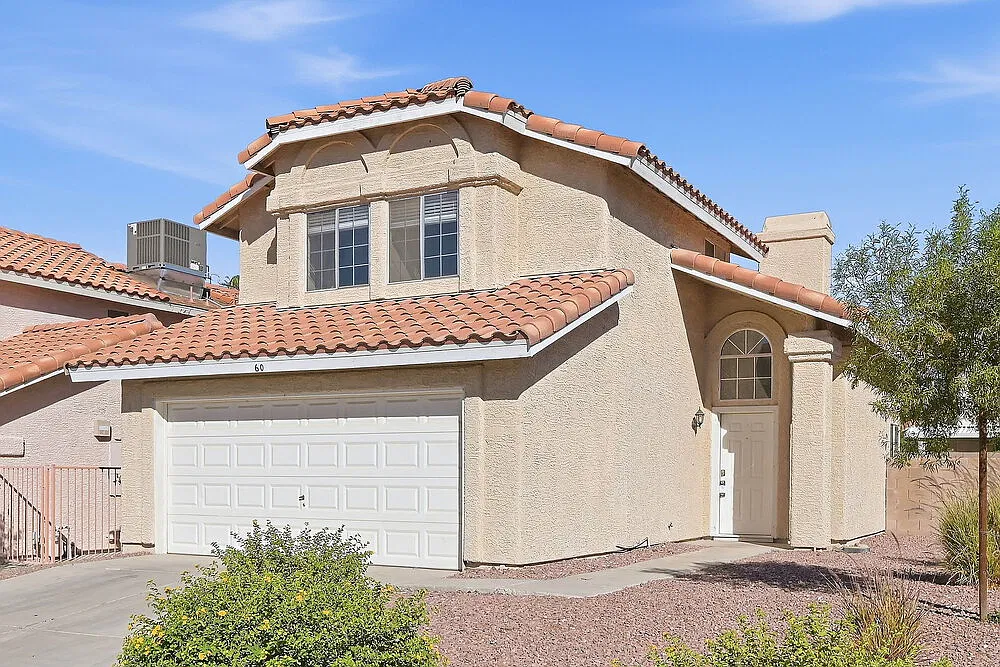 3 bed, 2.5 bath, 1961 sqft, $2,455 — Photo 4