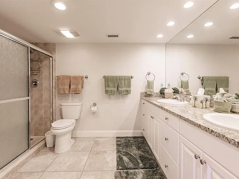 1125 W Peppertree Dr #605 — Photo 19