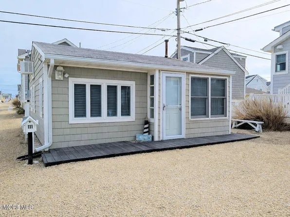 111 W Marlin Way, Lavallette, NJ 08735