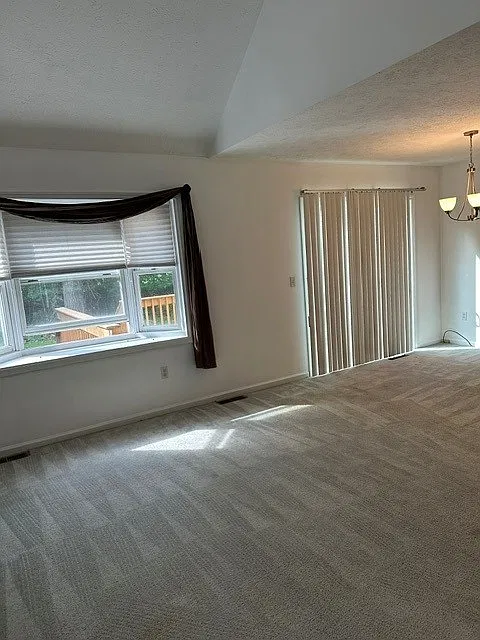 2 bed, 2.5 bath, 1268 sqft, $2,350 — Photo 4