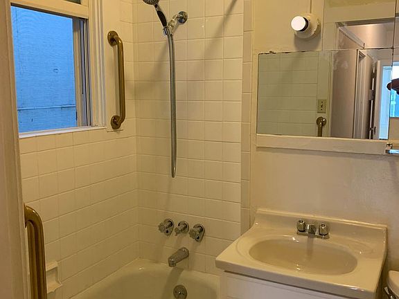 5th image of 2230 Steiner St Unit 2
