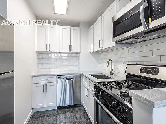 3rd image of 301 Cathedral Pkwy APT 12C