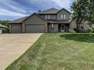 850 Jennings Cove Rd, Mound, MN 55364