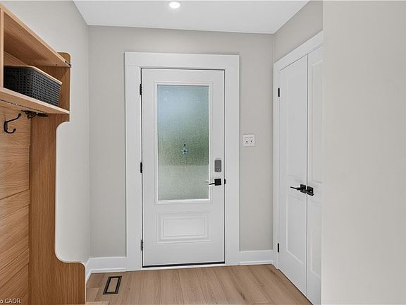 3rd image of 149 Essling Ave