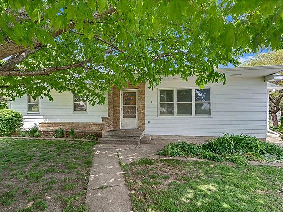 2nd image of 1740 Utopia Ave