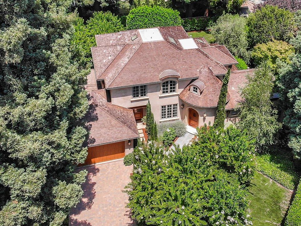 1st image of 1020 Windsor Dr