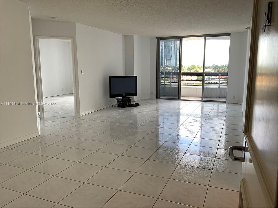 1st image of 19101 Mystic Pointe Dr APT 609