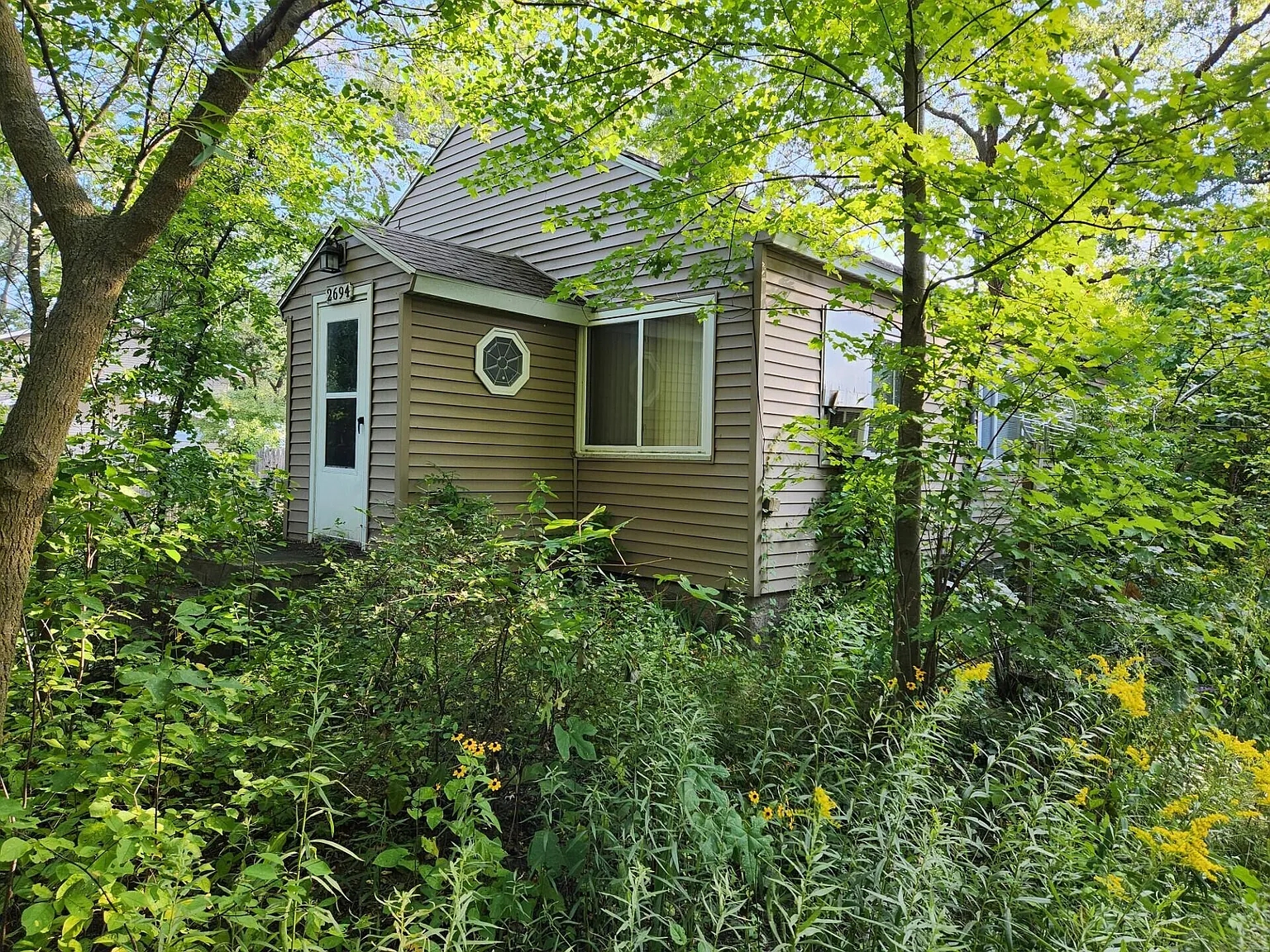 2694 Worden St photo 1