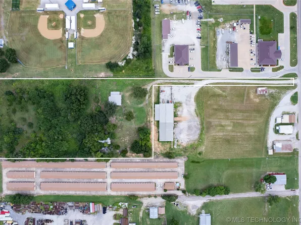 1813 N Broadway Ave, Ada, OK 74820