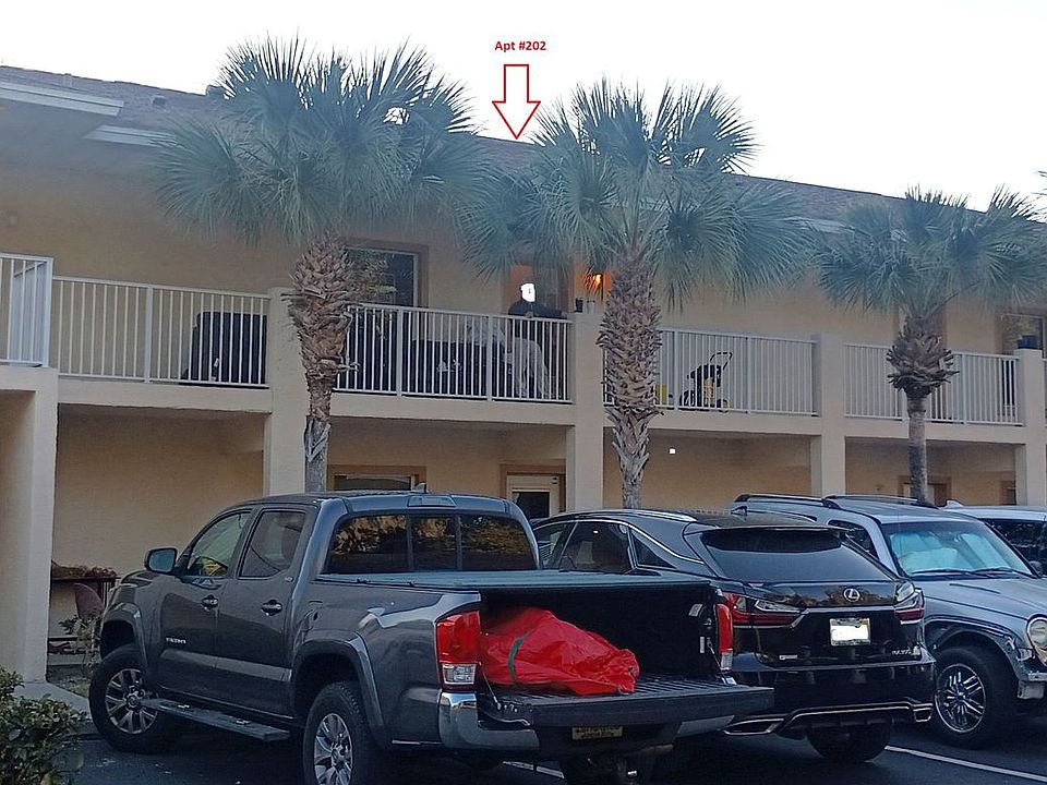 1st image of 944 15th St APT 202