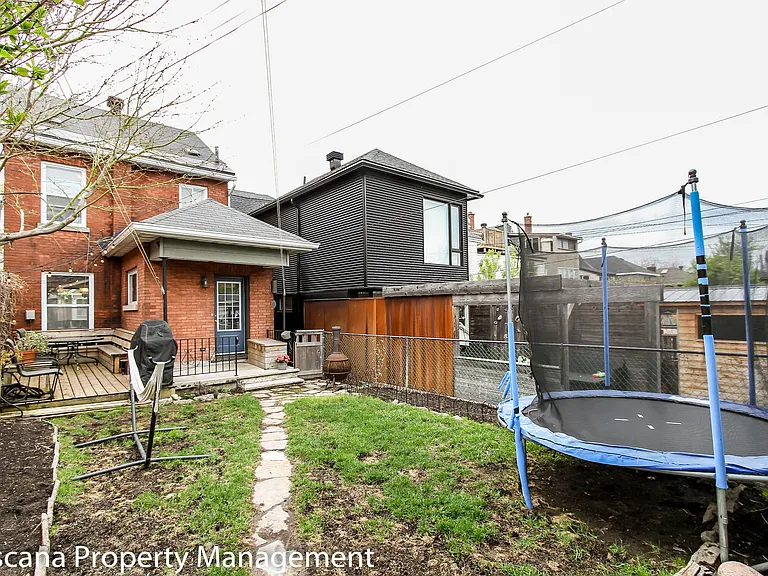 165 Irving Ave — Photo 34