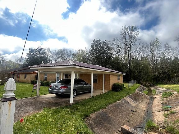 2nd image of 617 Donna Dr