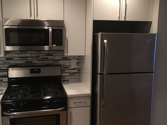 2nd image of 538 E 87th St #3