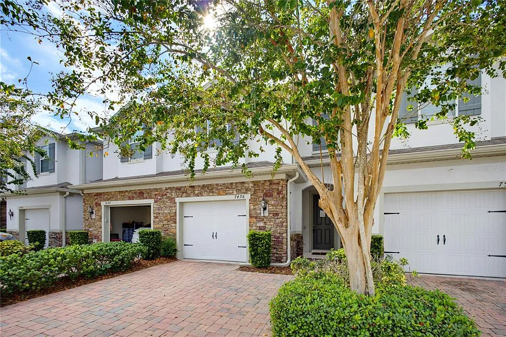 3 bed, 2.5 bath, 1872 sqft, $2,450 — Photo 3