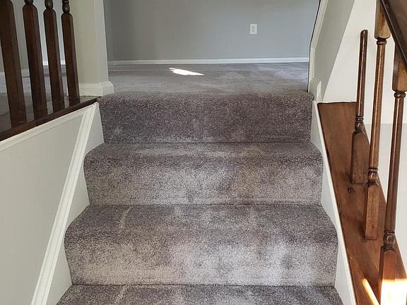 3rd image of 14086 Red River Dr