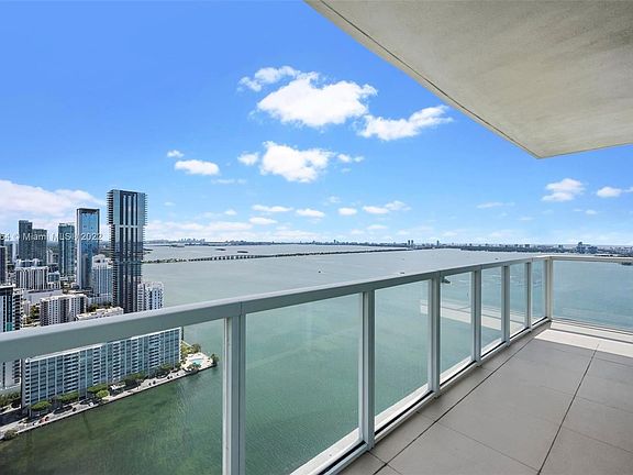 4th image of 1900 N Bayshore Dr APT 4302