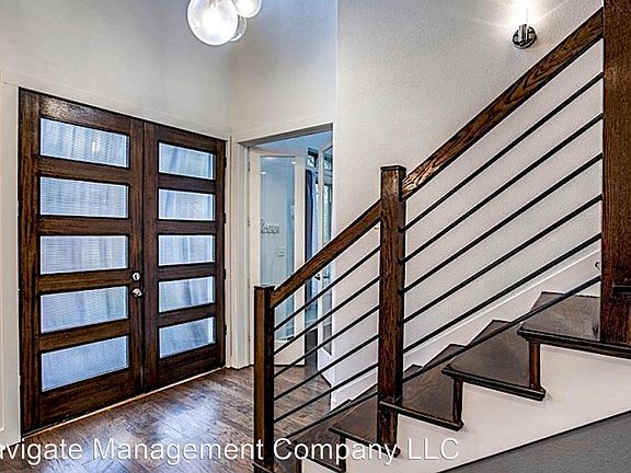4th image of 1120 Woodlawn Ave