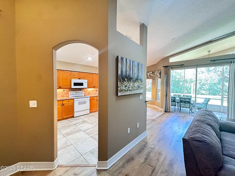 1315 Coconut Palm Cir — Photo 3