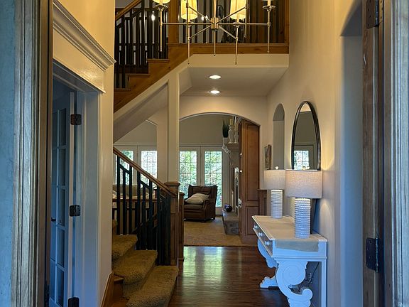 3rd image of 1821 E Sawgrass Cir