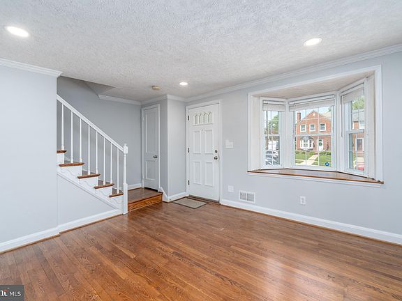 4th image of 8321 Byington Rd