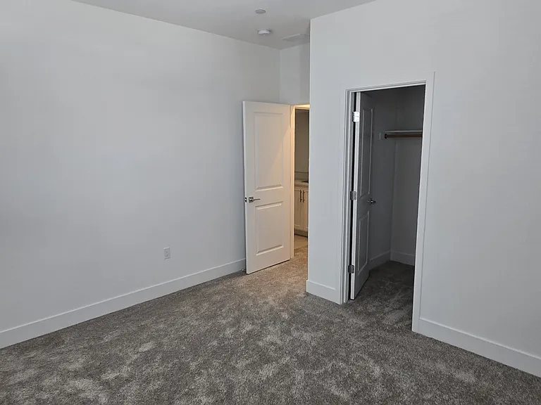 3217 Shrute Dr — Photo 31