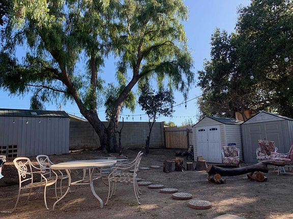 4th image of 888 E Hillcrest Dr